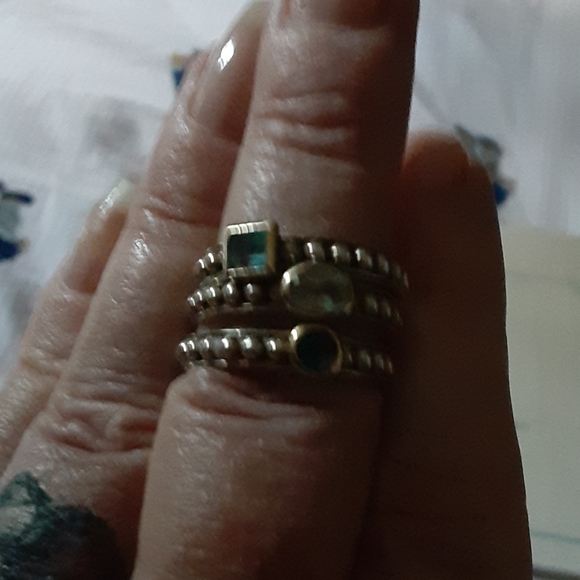3 stackable rings . - Picture 3 of 5
